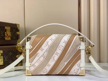 Side Trunk Monogram Dune 9.3 in Handbag M29666