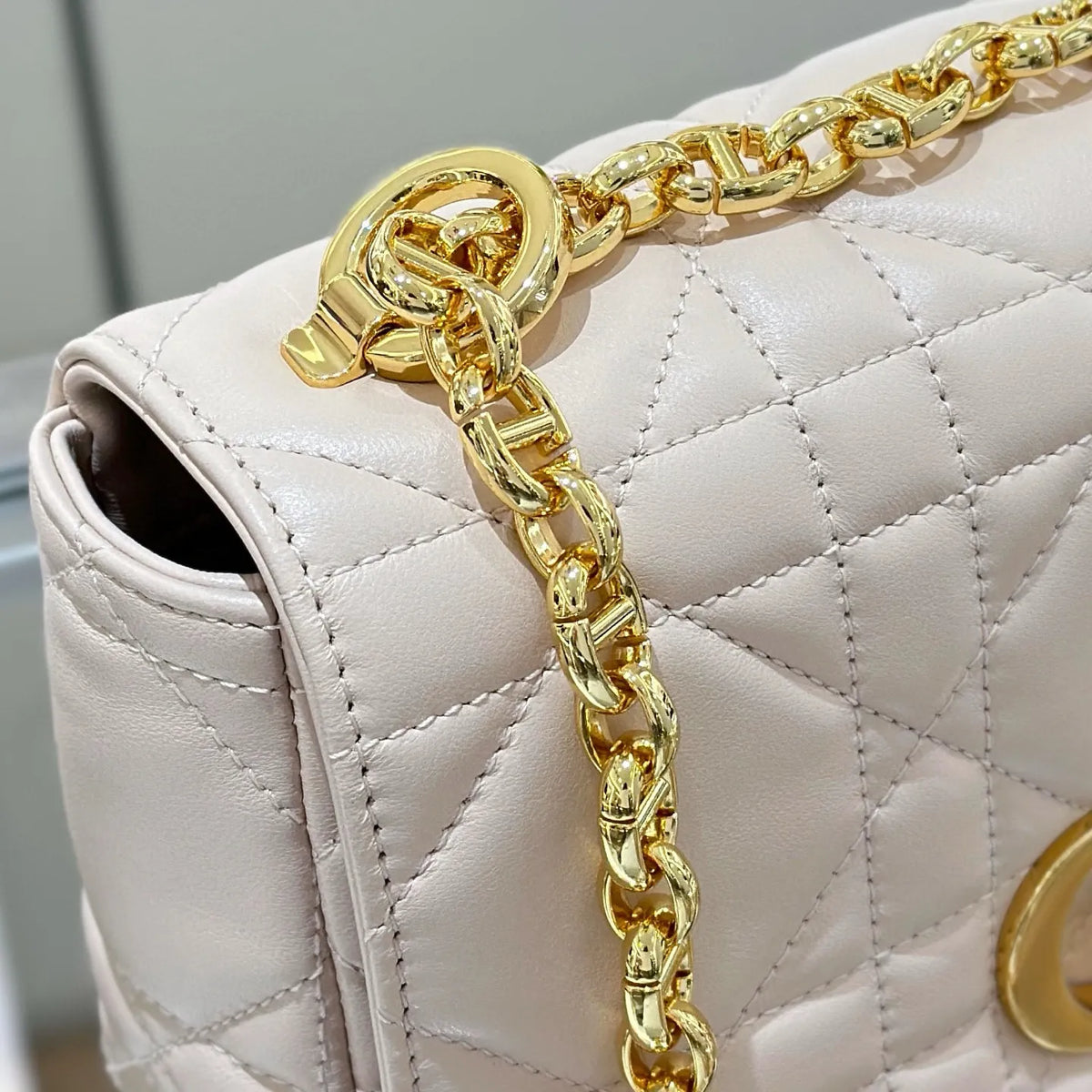 Small Chris 20 Cannage Chain Shoulder Bag