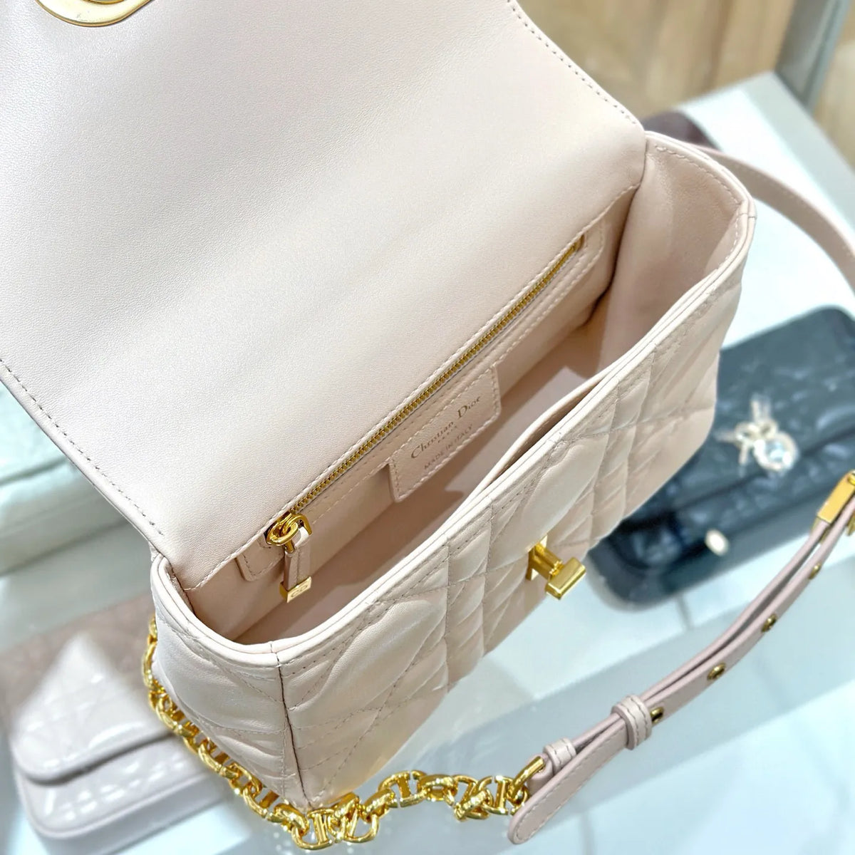 Small Chris 20 Cannage Chain Shoulder Bag