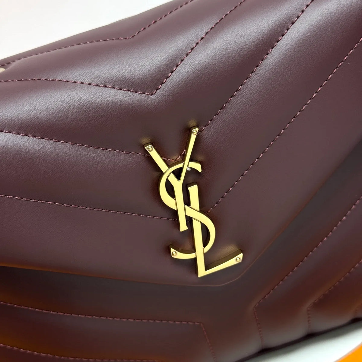 Small Leather 9.1 in Shoulder Bag 494699.ZX