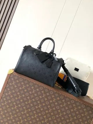Speedy Bandoulière 30 Monogram Leather Handbag