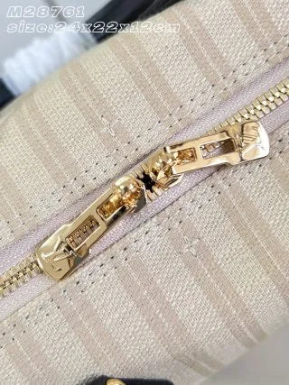 Speedy Bandouliére Monogram Canvas 8.7 in Handbag M28761
