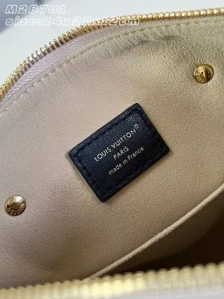 Speedy Bandouliére Monogram Canvas 8.7 in Handbag M28761