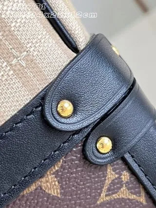 Speedy Bandouliére Monogram Canvas 8.7 in Handbag M28761