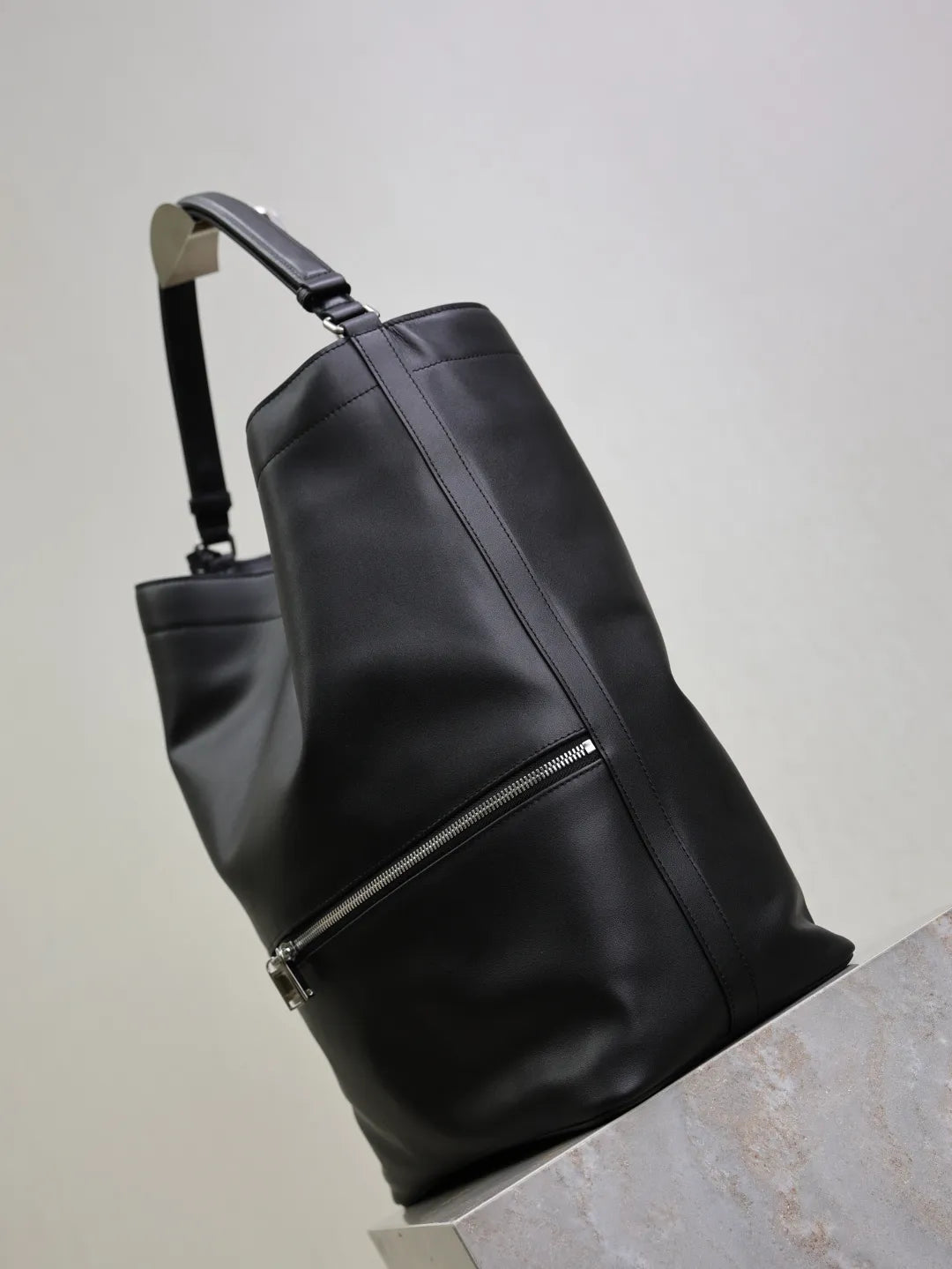 TAG Smooth Saddle Leather 15.7 in Hobo Tote Bag 797748