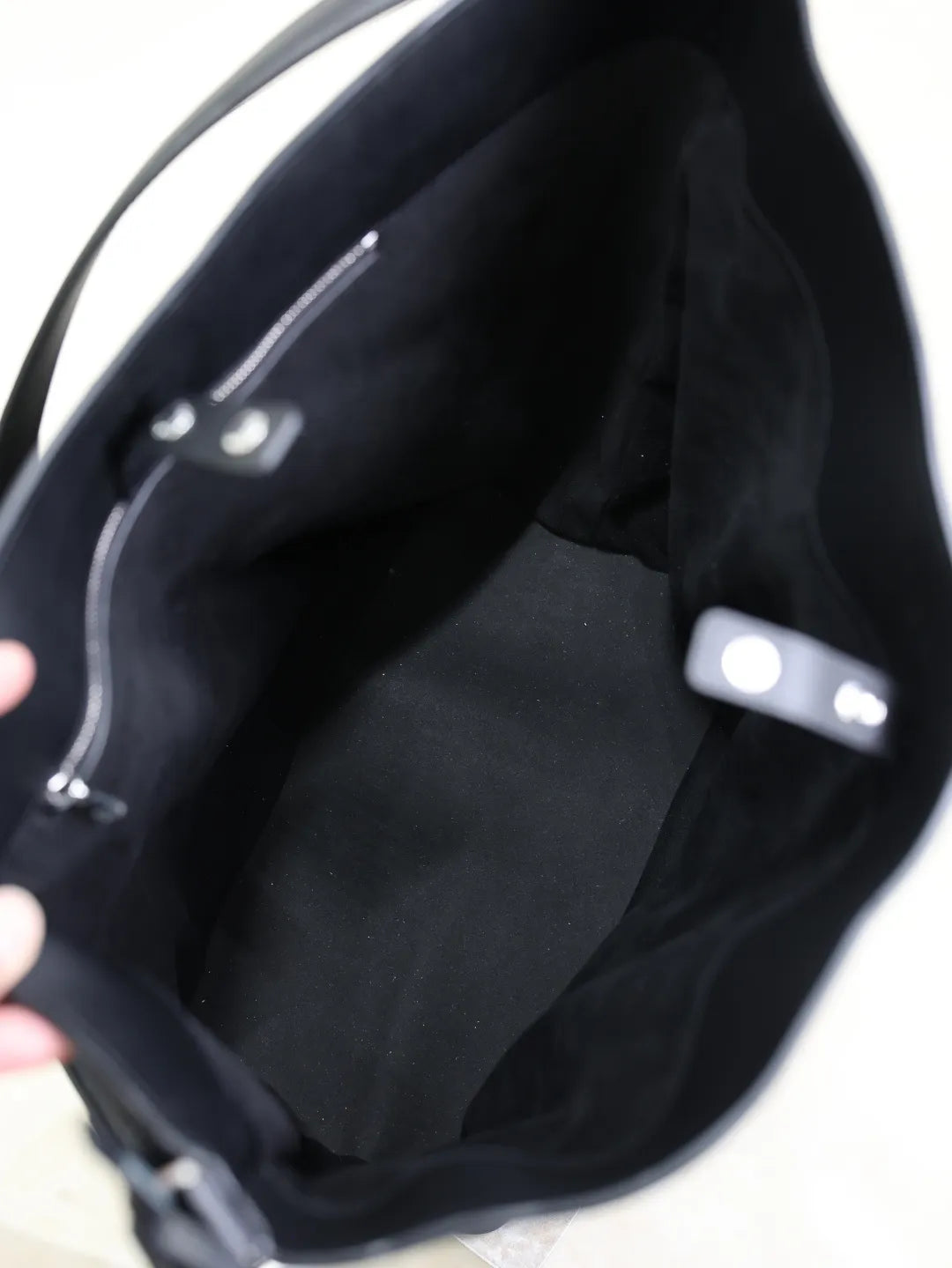 TAG Smooth Saddle Leather 15.7 in Hobo Tote Bag 797748