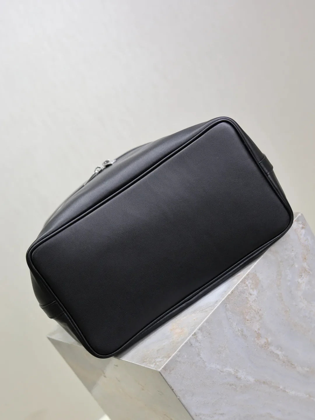 TAG Smooth Saddle Leather 15.7 in Hobo Tote Bag 797748