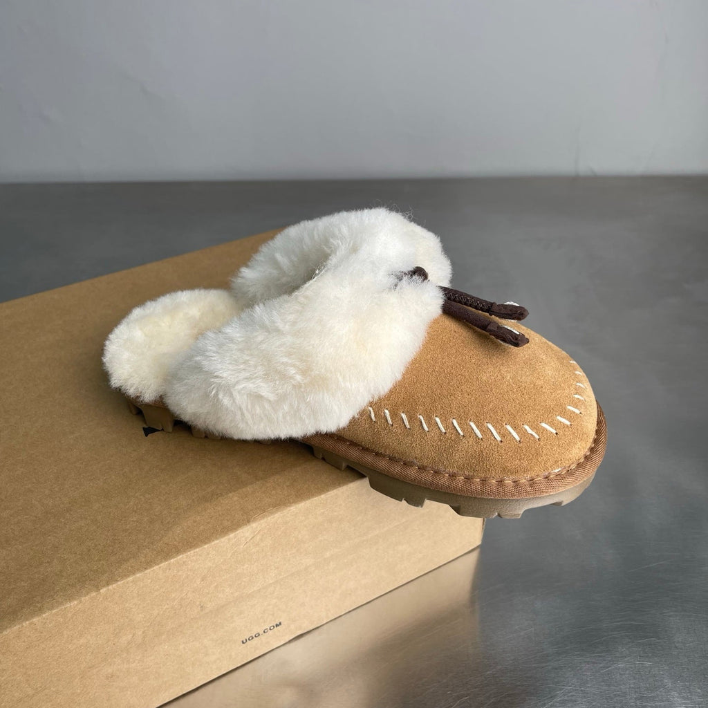 UGG Slipper Evolution Women's Closed Toe Slippers