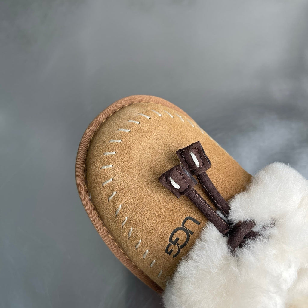 UGG Slipper Evolution Women's Closed Toe Slippers