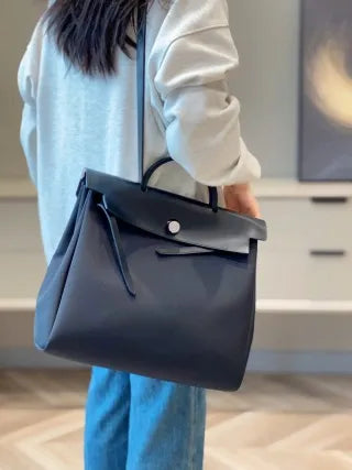 Unisex 15.4 in Casual Handbag Black Silver