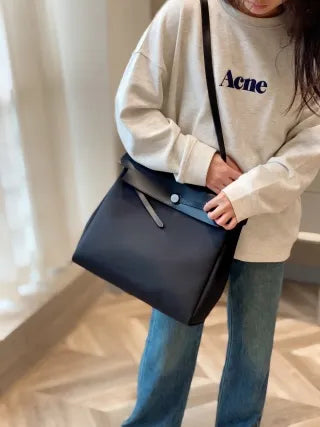 Unisex 15.4 in Casual Handbag Black Silver