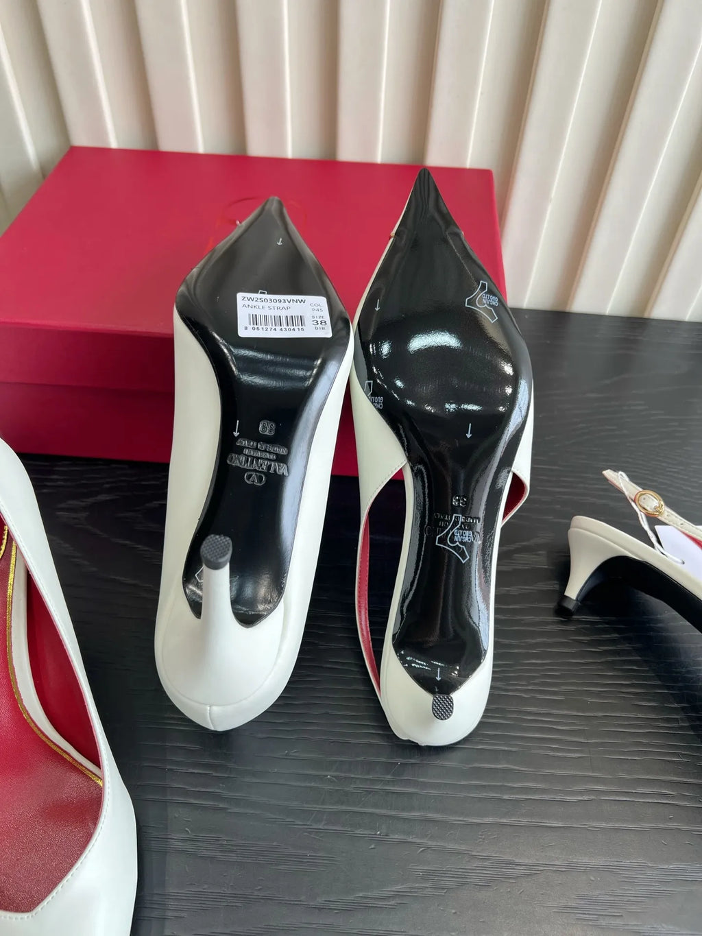 VAL Women's Valentin Heart Pointed Heels