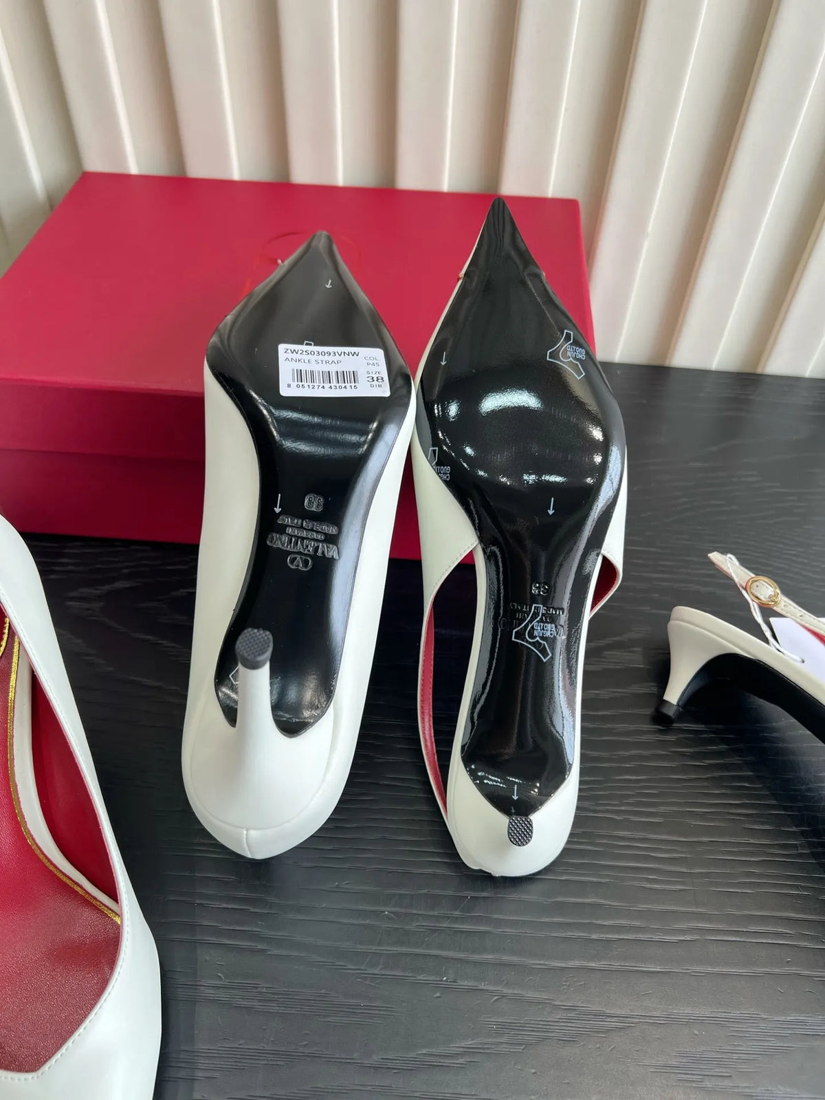 VAL Women's Valentin Heart Pointed Heels