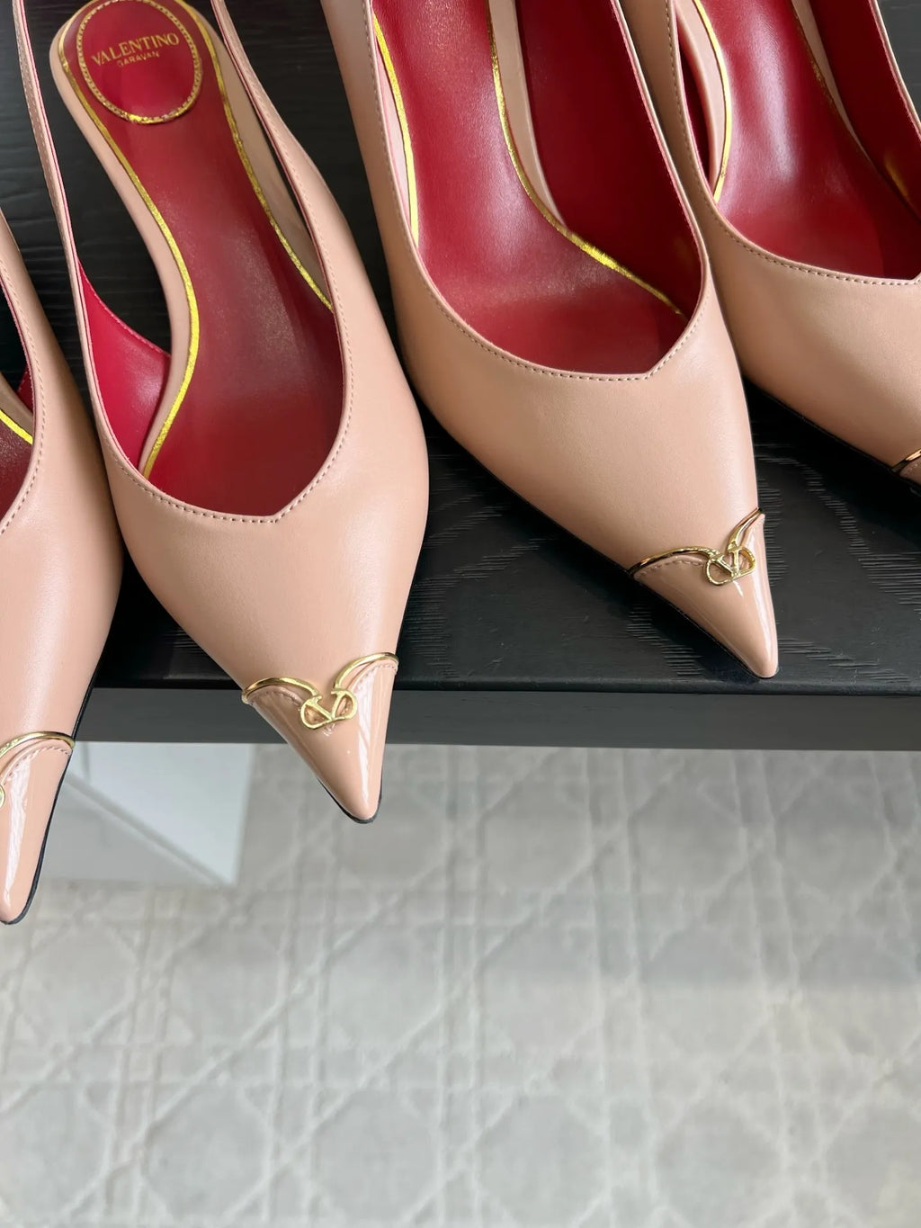 VAL Women's Valentin Pointed Toe Heart Pumps
