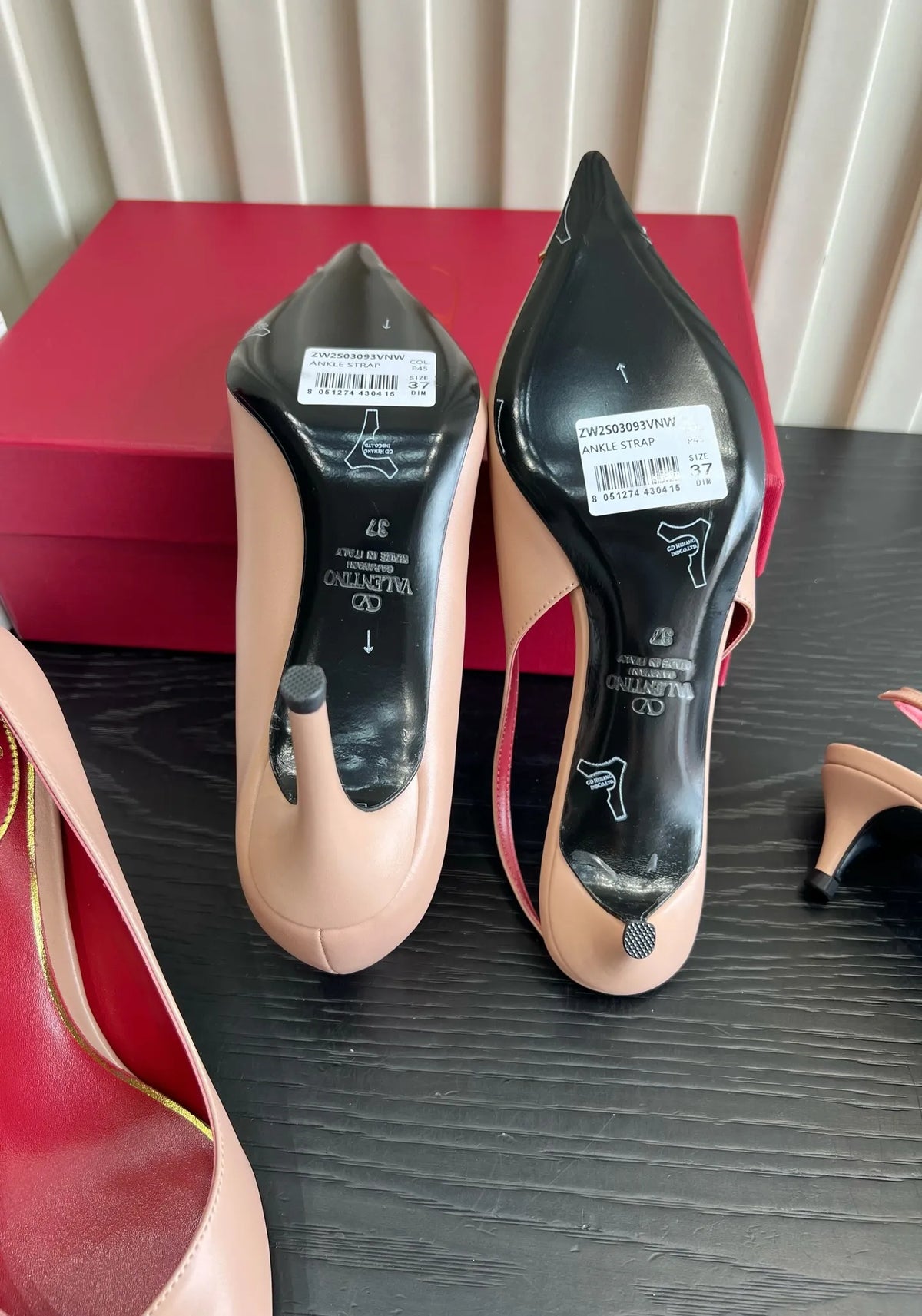 VAL Women's Valentin Pointed Toe Heart Pumps