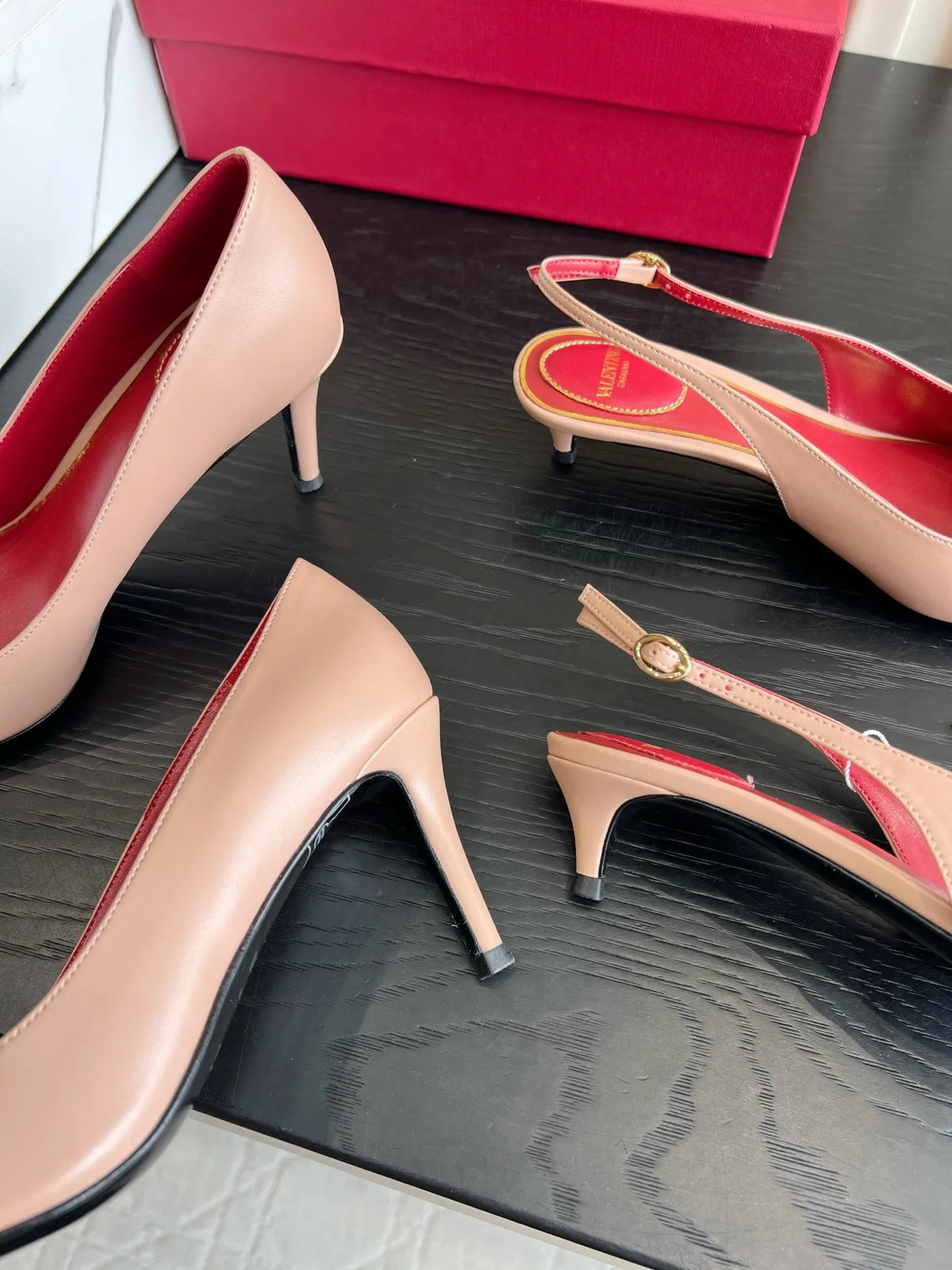 VAL Women's Valentin Pointed Toe Pumps
