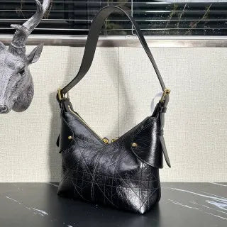 Voyage 8.7 in Leather Handbag 2845
