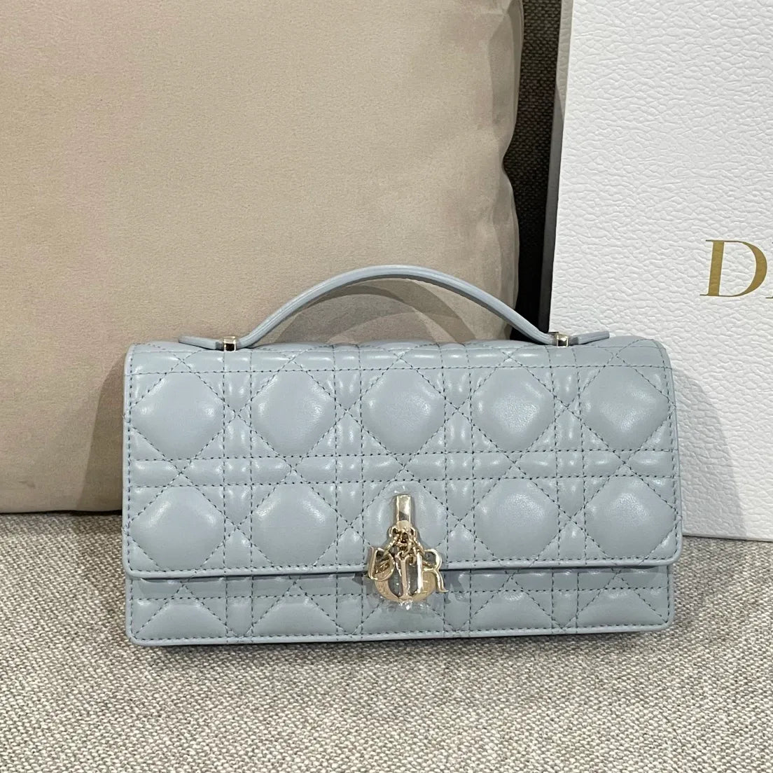 WOC Pearl Chain Shoulder Bag Cloud Blue 135441