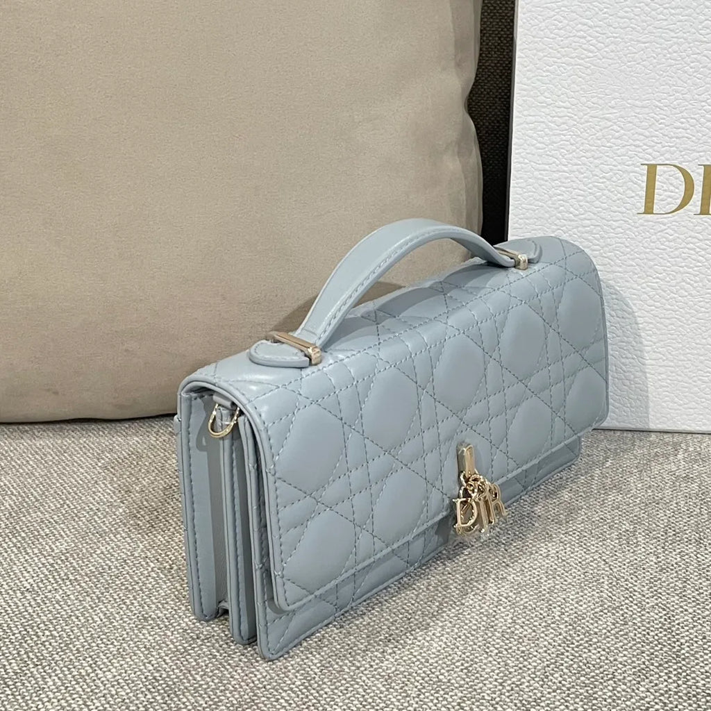 WOC Pearl Chain Shoulder Bag Cloud Blue 135441
