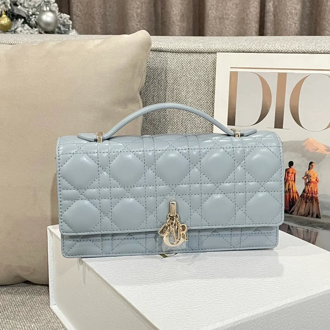 WOC Pearl Chain Shoulder Bag Cloud Blue 135441