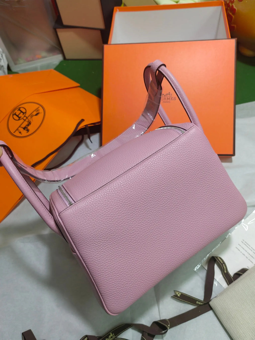 Women's 10.2 in Leather Handbag