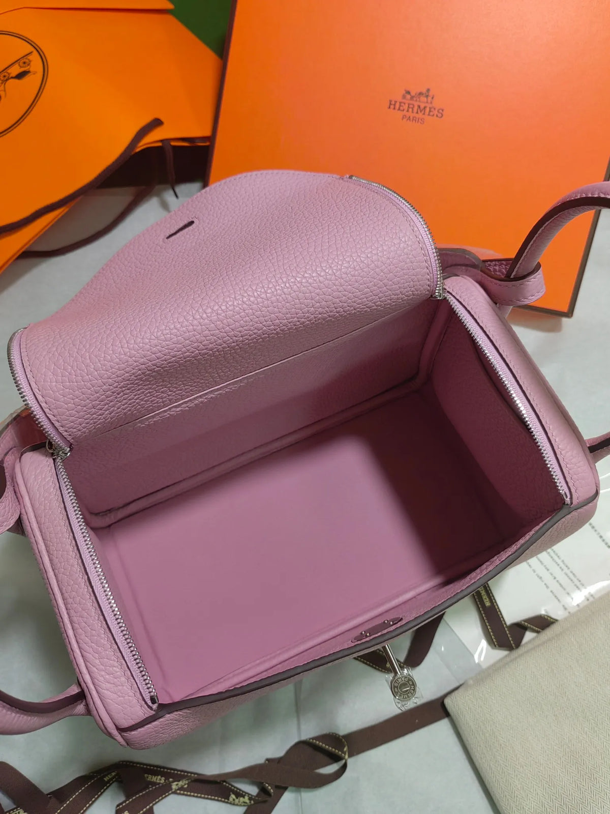 Women's 10.2 in Leather Handbag