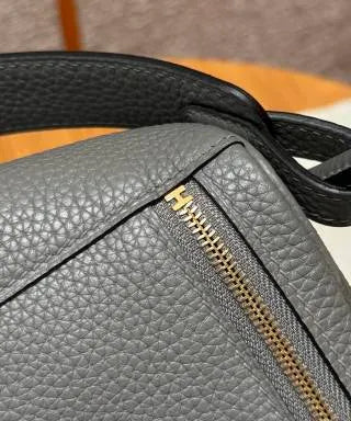 Women's 10.2 in Leather Handbag