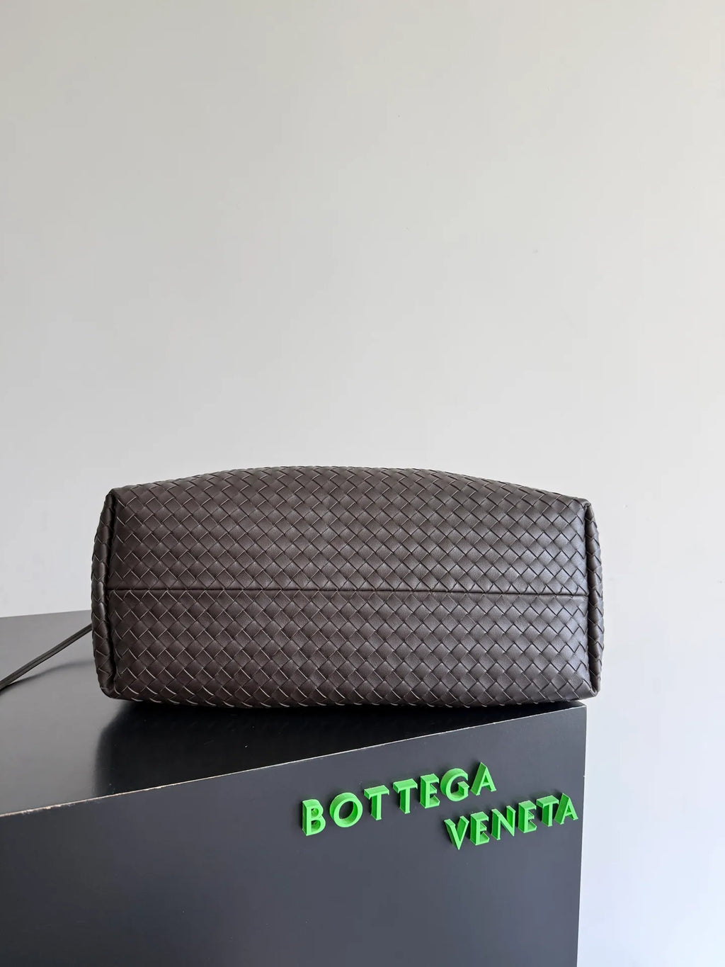 Women's Bottega Veneta 2025 Pinacoteca 16.9 in Bag 817166 282513