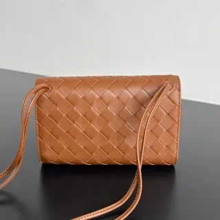Women's BV Andiamo Leather 7.5 in Crossbody Bag 836940