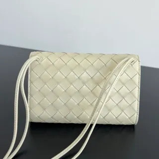 Women's BV Andiamo Leather 7.5 in Crossbody Bag 836940