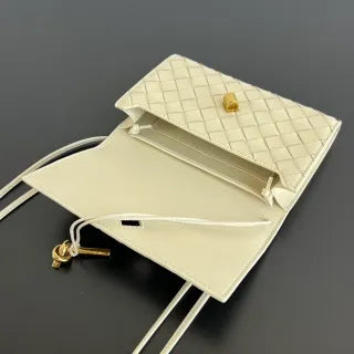 Women's BV Andiamo Leather 7.5 in Crossbody Bag 836940