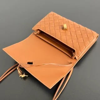 Women's BV Andiamo Leather 7.5 in Crossbody Bag 836940