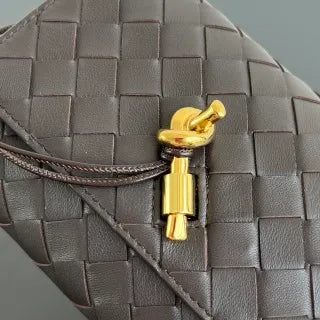 Women's BV Andiamo Leather 7.5 in Crossbody Bag 836940
