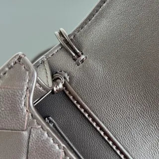 Women's BV Andiamo Leather 7.5 in Crossbody Bag 836940