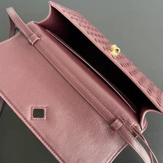 Women's BV Andiamo Leather 9.4 in Crossbody Bag 578001020