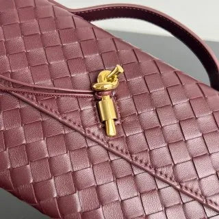 Women's BV Andiamo Leather 9.4 in Crossbody Bag 578001020