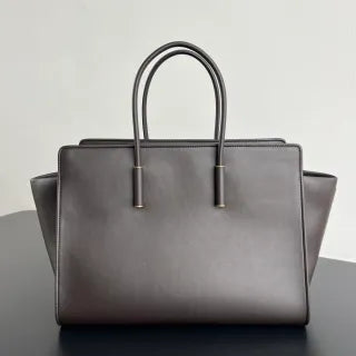 Women's BV Barbara Lambskin 14.6 in Tote Bag 868327