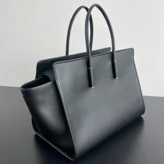 Women's BV Barbara Lambskin 14.6 in Tote Bag 868327