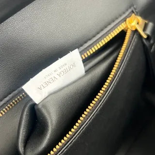 Women's BV Barbara Lambskin 14.6 in Tote Bag 868327