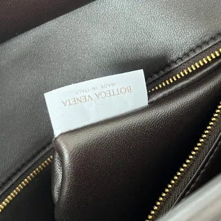 Women's BV Barbara Lambskin 14.6 in Tote Bag 868327