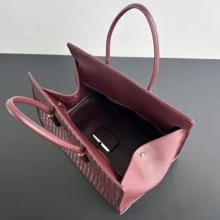 Women's BV Barbara Lambskin 14.6 in Tote Bag 868327