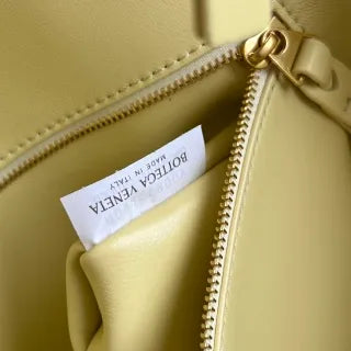 Women's BV Barbare Lambskin 14.6 in Tote Bag 868327