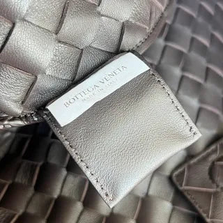 Women's BV Campana Lambskin 15.4 in Shoulder Bag 844250