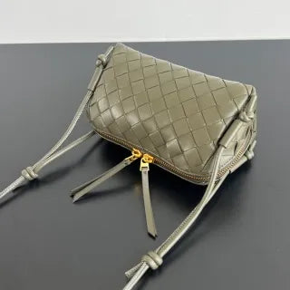Women's BV Concert Leather 7.3 in Pouch 794258