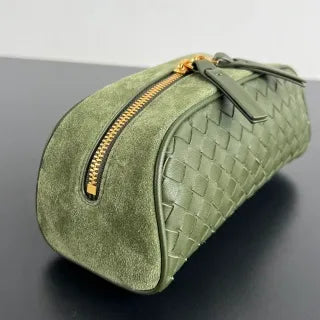 Women's BV Leather 7.9 in Toiletry Bag 876510