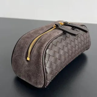 Women's BV Leather 7.9 in Toiletry Bag 876510