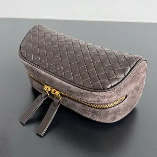 Women's BV Leather 7.9 in Toiletry Bag 876510