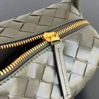 Women's BV Loop 7.5 in Crossbody Bag 796615