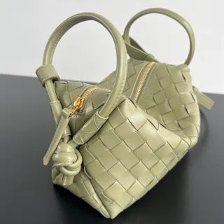 Women's BV Loop Leather 7.5 in Shoulder Bag 796615