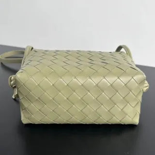 Women's BV Loop Leather 7.5 in Shoulder Bag 796615